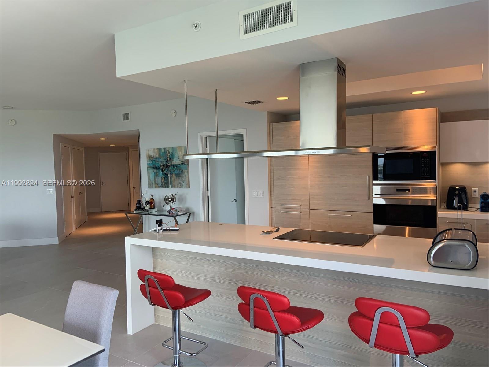 MARINA PALMS RESIDENCES - Residential