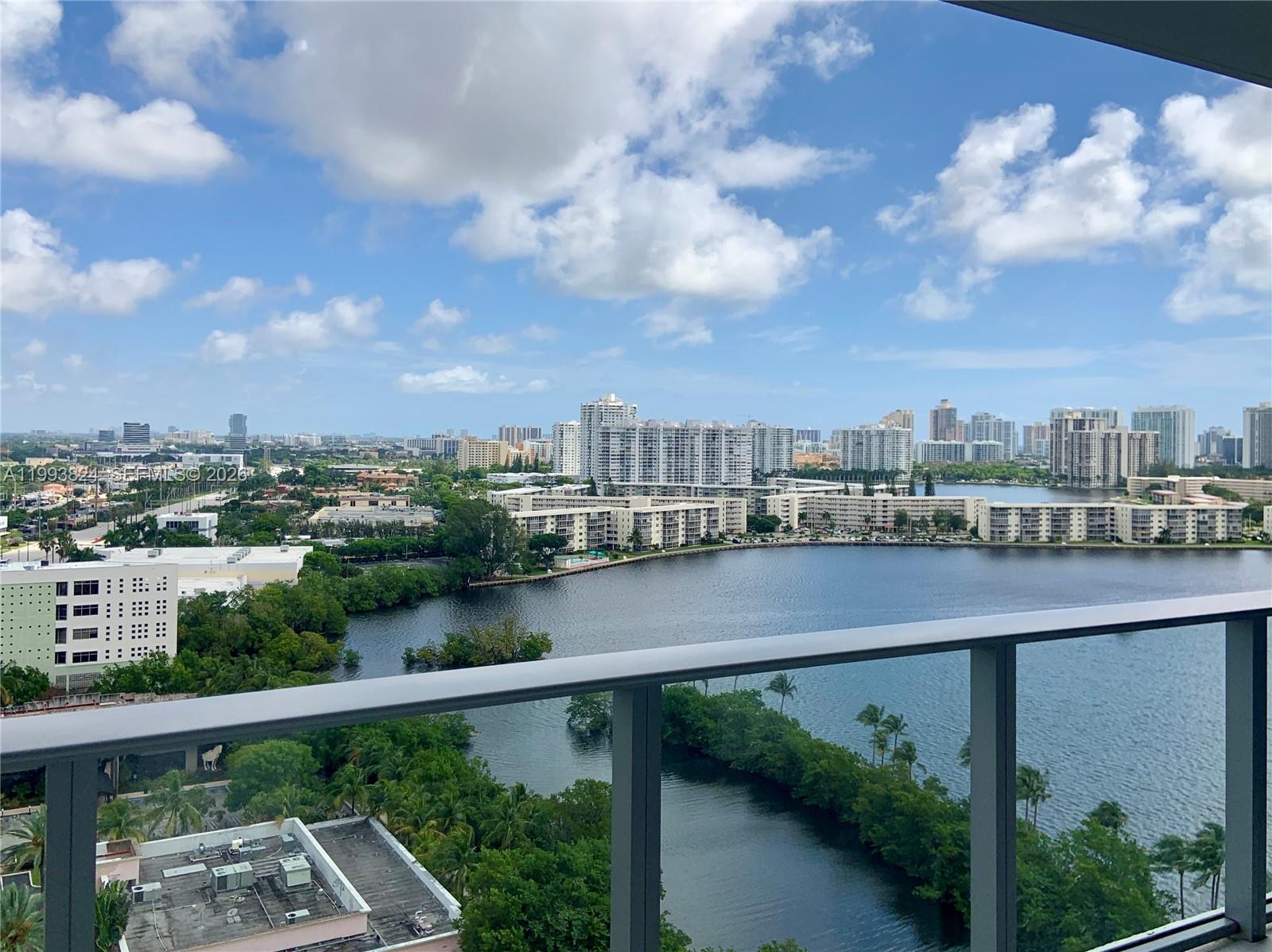 MARINA PALMS RESIDENCES - Residential