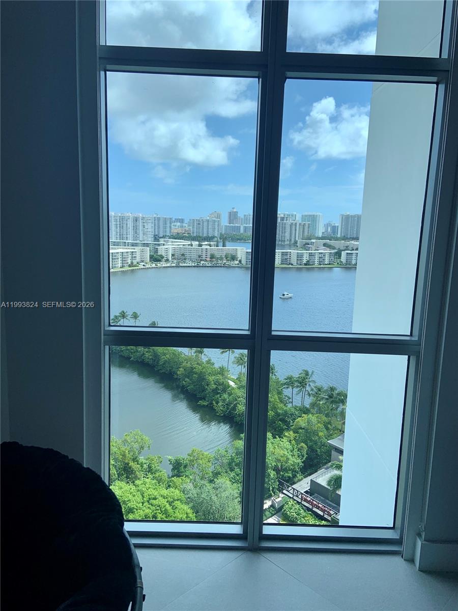 MARINA PALMS RESIDENCES - Residential