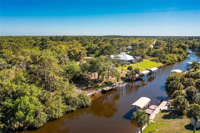 Port Charlotte - Land
