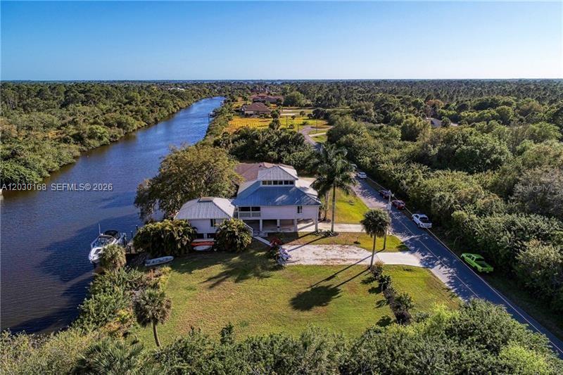 Port Charlotte - Land