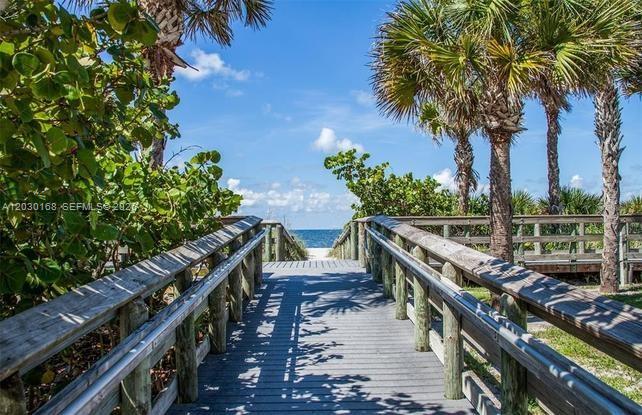 Port Charlotte - Land