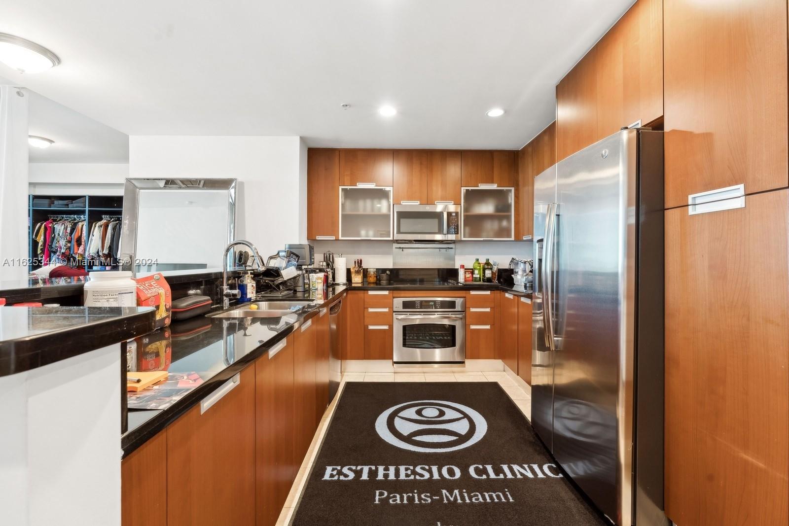 THE LEXI CONDO - Residential