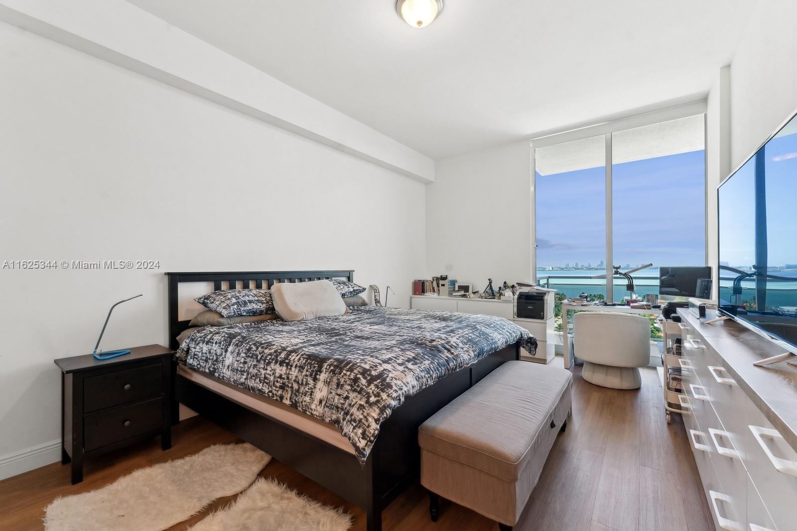 THE LEXI CONDO - Residential