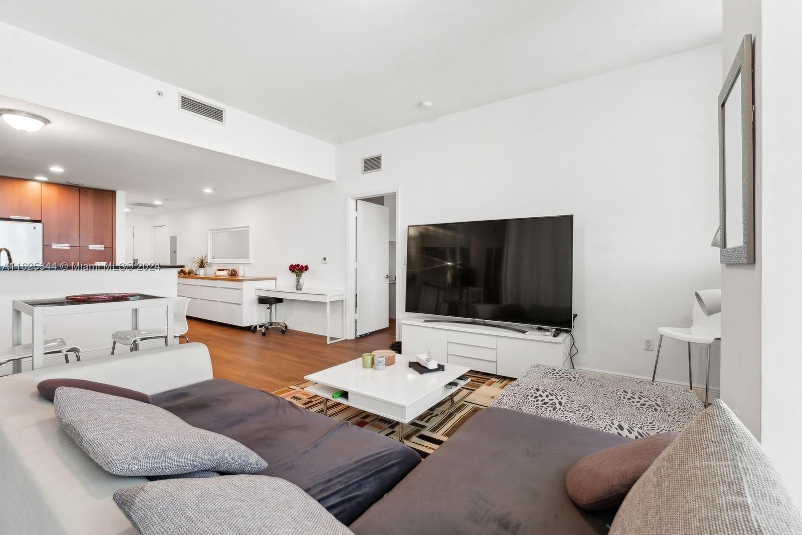THE LEXI CONDO - Residential