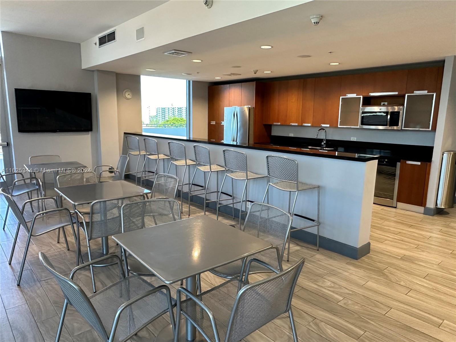 THE LEXI CONDO - Residential