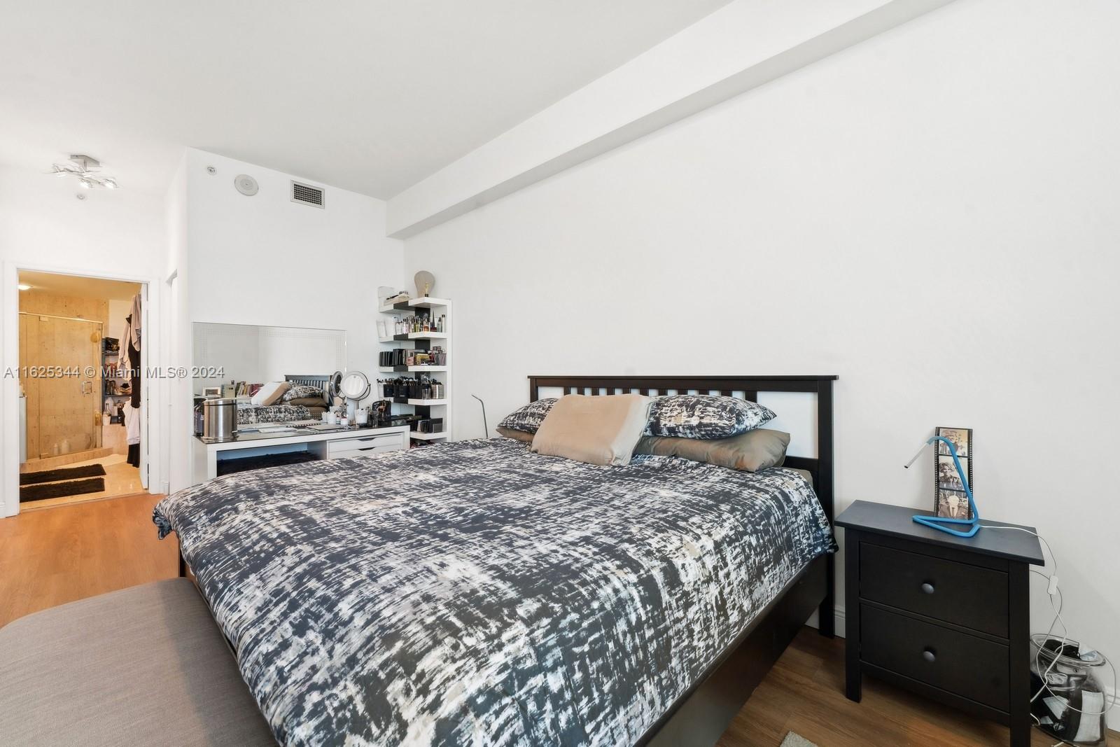 THE LEXI CONDO - Residential