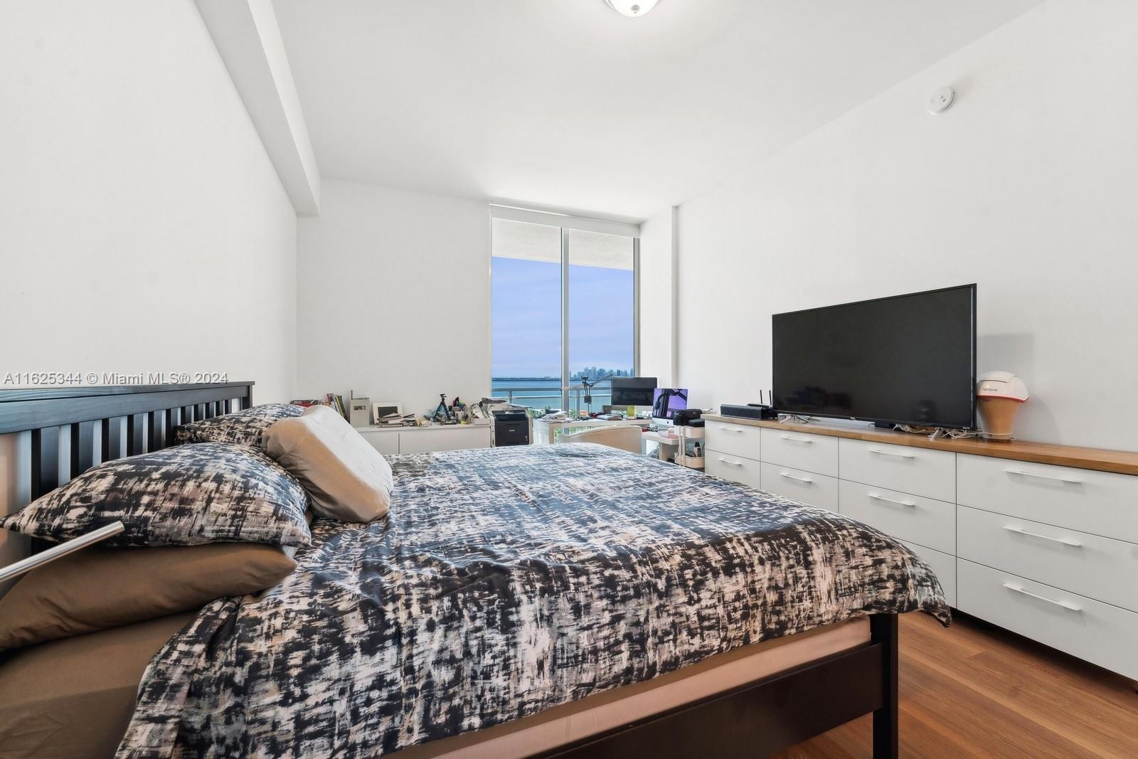 THE LEXI CONDO - Residential