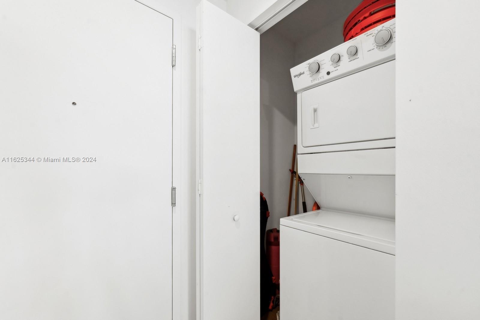 THE LEXI CONDO - Residential