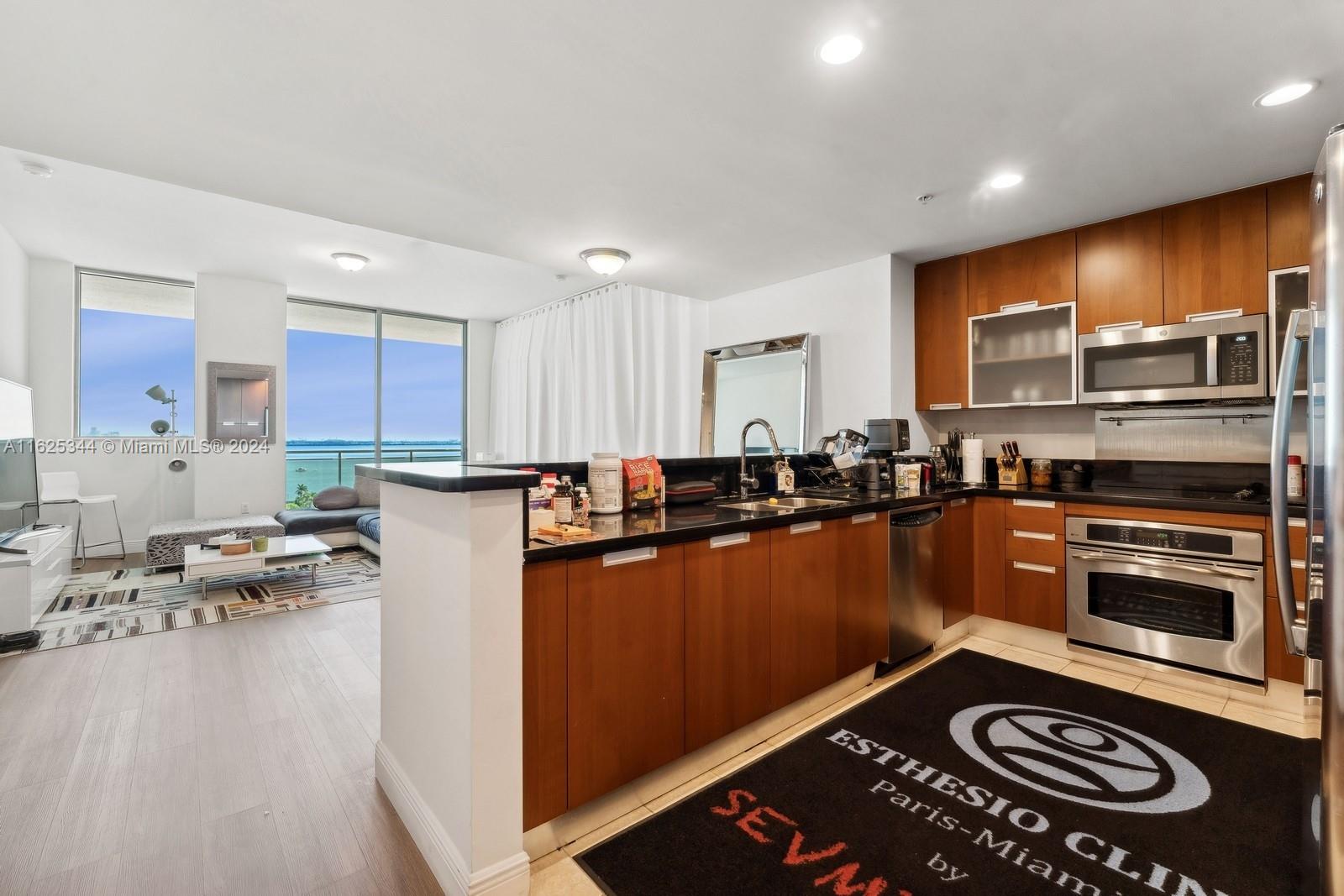 THE LEXI CONDO - Residential