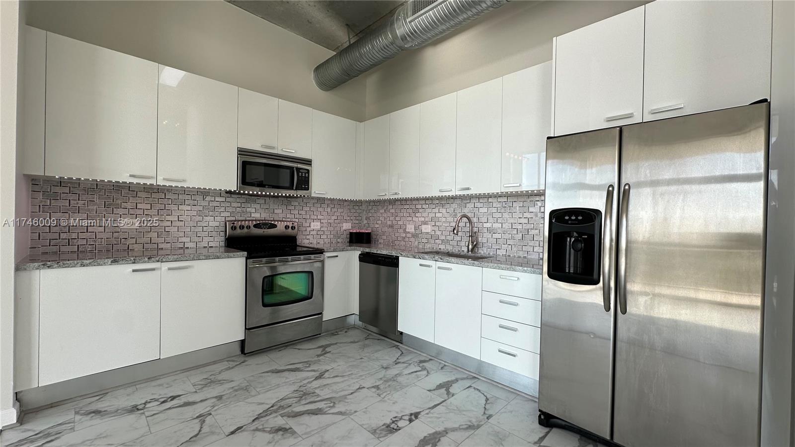 LOFTS AT HOLLYWOOD STATIO - Residential Lease