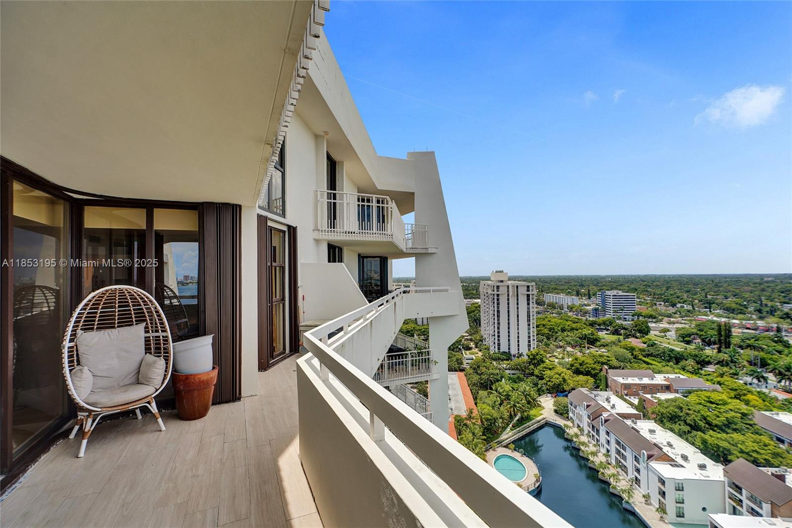 THE TOWERS OF QUAYSIDE CO - Residential