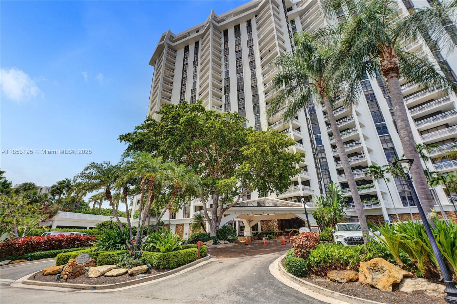 THE TOWERS OF QUAYSIDE CO - Residential