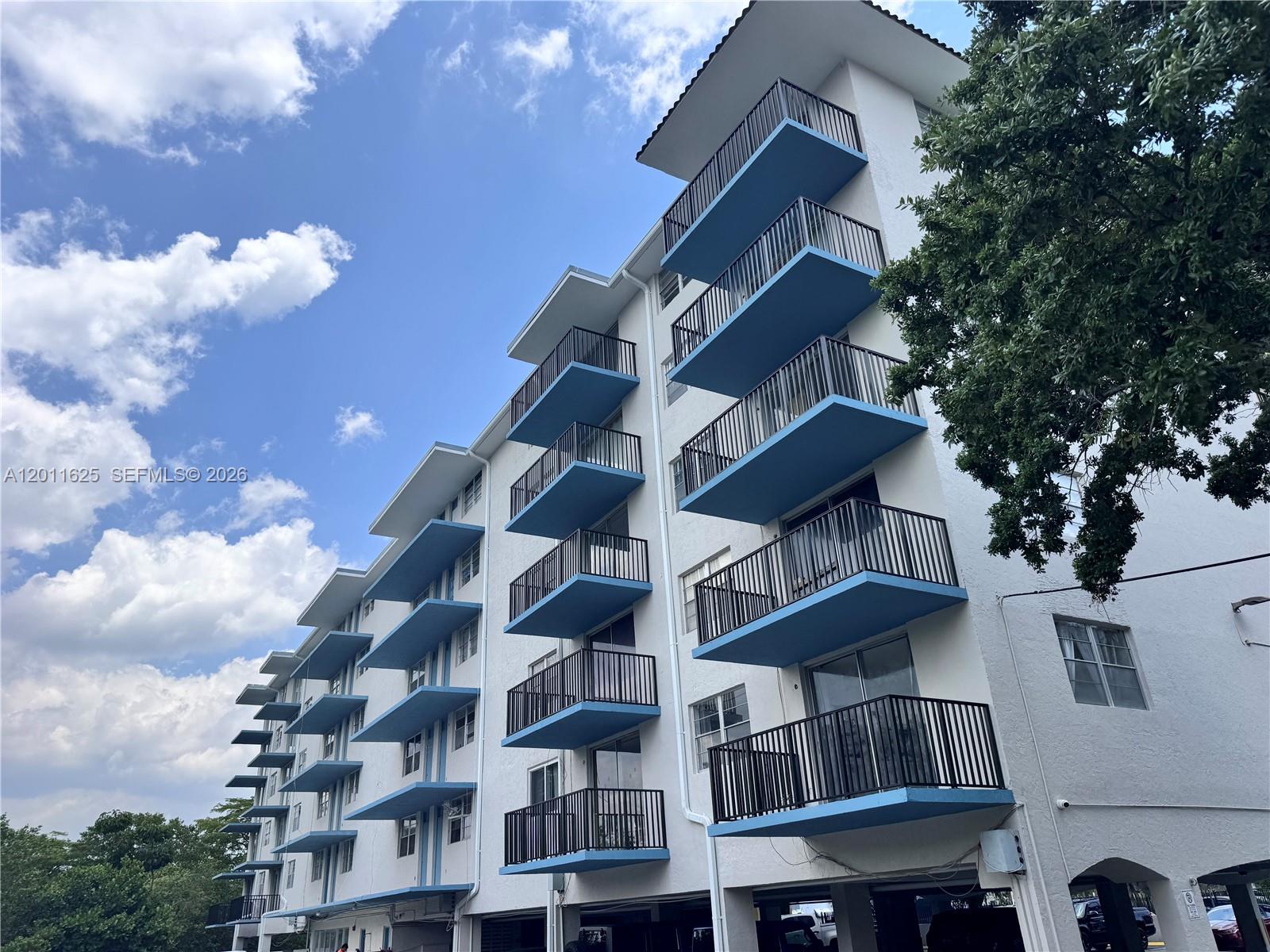 12590 CORONADO TOWERS CON - Residential
