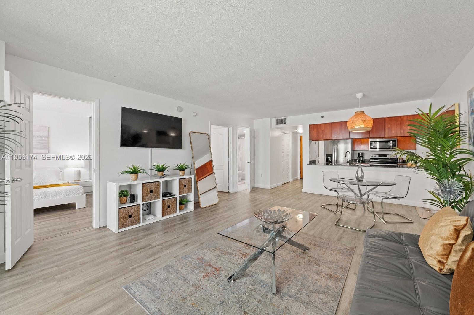 THE CLUB AT BRICKELL BAY - Residential