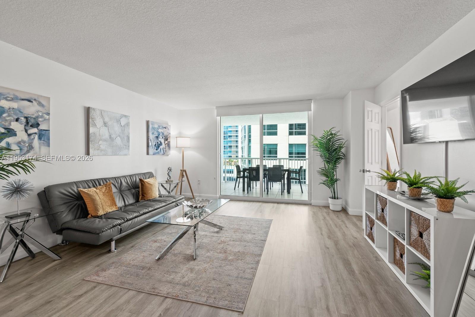 THE CLUB AT BRICKELL BAY - Residential