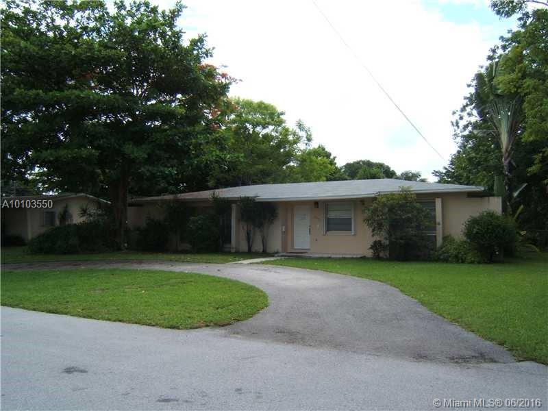 CENTRAL AREA OF SOUTH MIAMI. UPDATED,TILED,WASHER,DRYER,VERY LARGE BACK YARD,VERY QUIET STREET. PLEASE SUBMIT APPLICATION TO RENT, CREDIT AND POLICE REPORTS WITH ALL CONTRACTS TO LEASE. THANKS.
will consider small pets with pet deposit.