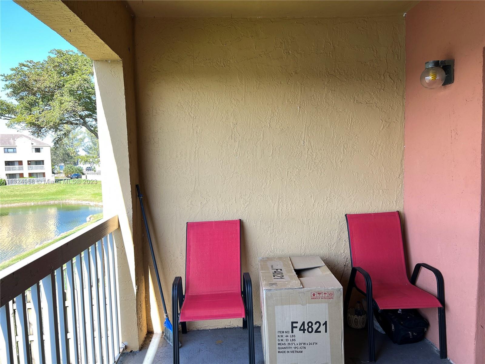 VILLAS AT LAKEVIEW CONDO - Residential