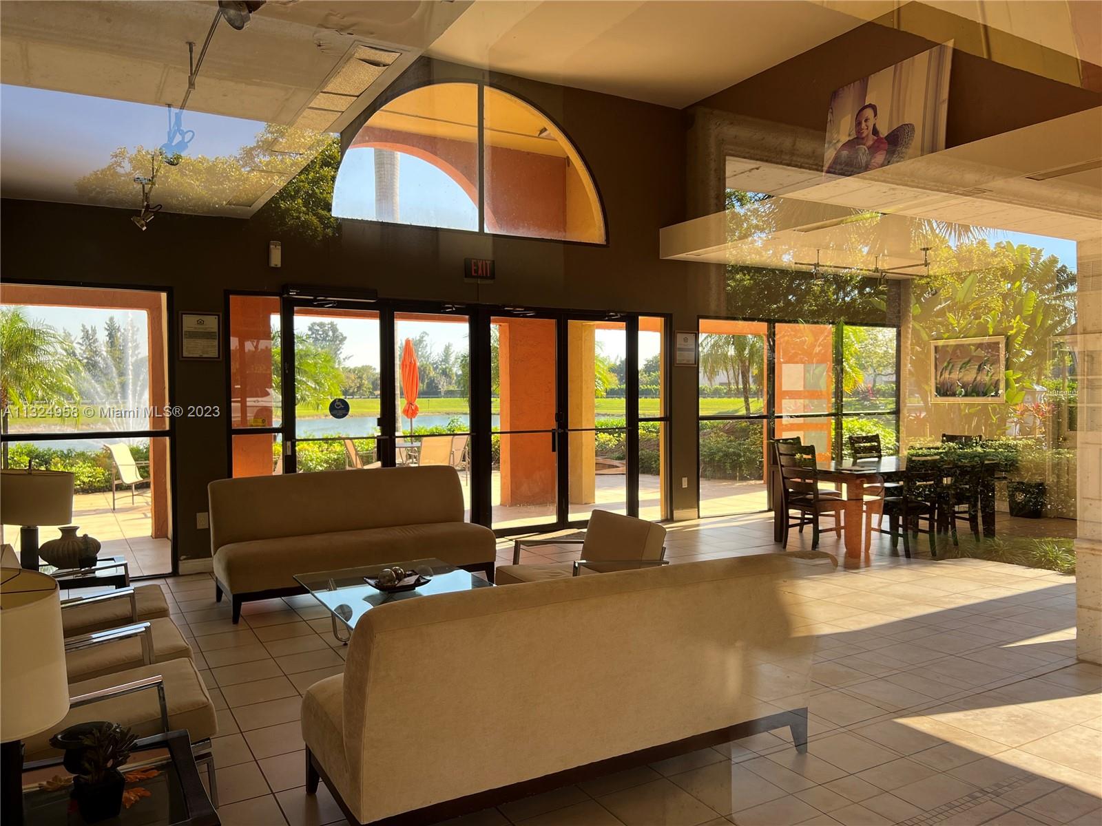 VILLAS AT LAKEVIEW CONDO - Residential