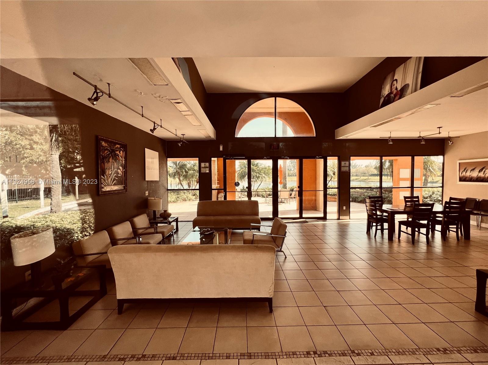 VILLAS AT LAKEVIEW CONDO - Residential