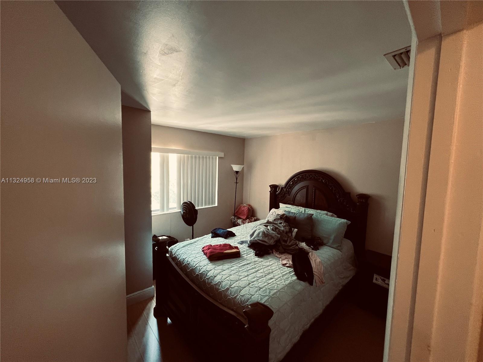 VILLAS AT LAKEVIEW CONDO - Residential
