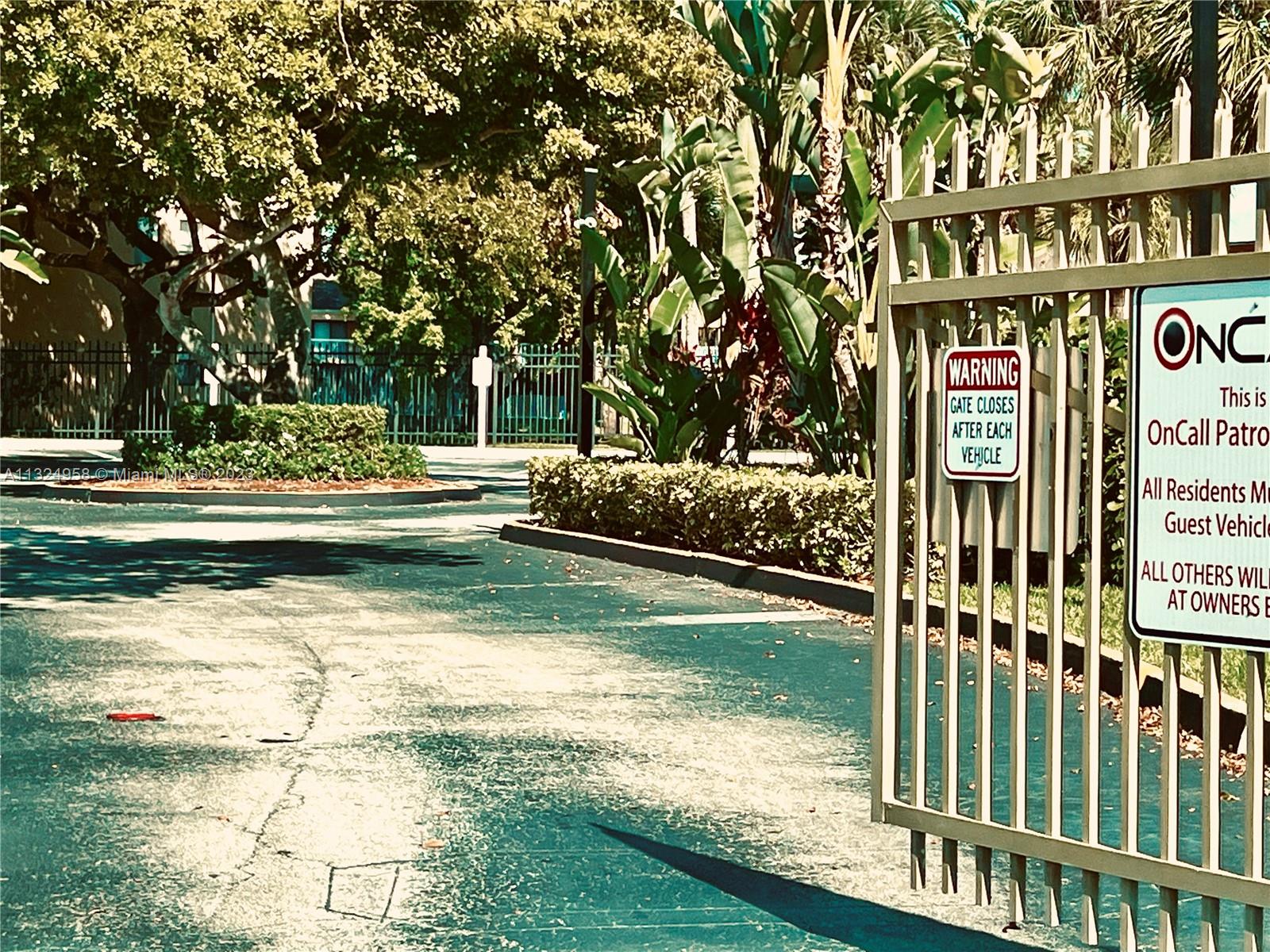 VILLAS AT LAKEVIEW CONDO - Residential