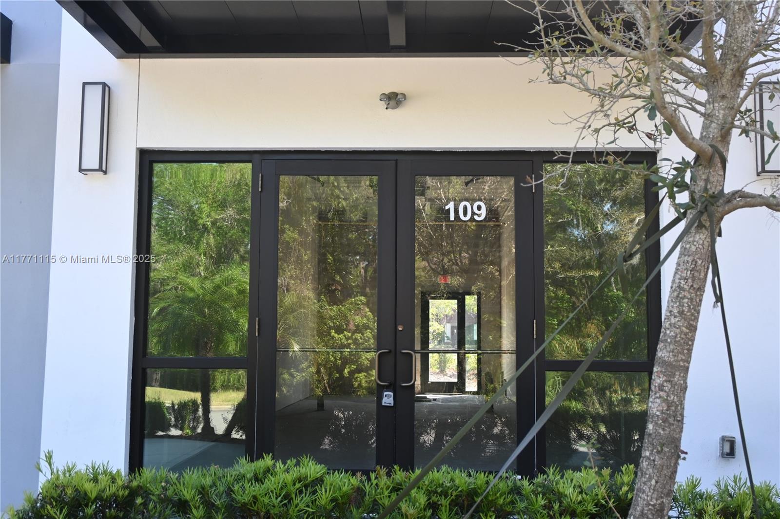 This exceptional commercial property offers a prime opportunity for businesses in Orlando’s thriving University area. With 750 square feet of versatile space, this unit is perfectly situated just minutes from the University of Central Florida (UCF) and Research Parkway, ensuring high visibility and easy access. Whether you're looking to start a new venture or expand an existing business, this property provides the ideal setting to capitalize on the dynamic, high-traffic location. Don’t miss out on this fantastic opportunity to establish your business in one of Orlando's most desirable commercial areas!