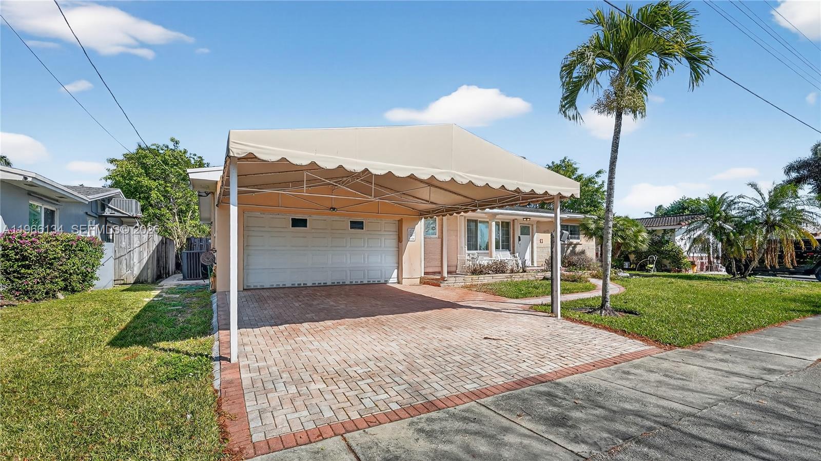SUNSET ISLES SEC 1 - Residential