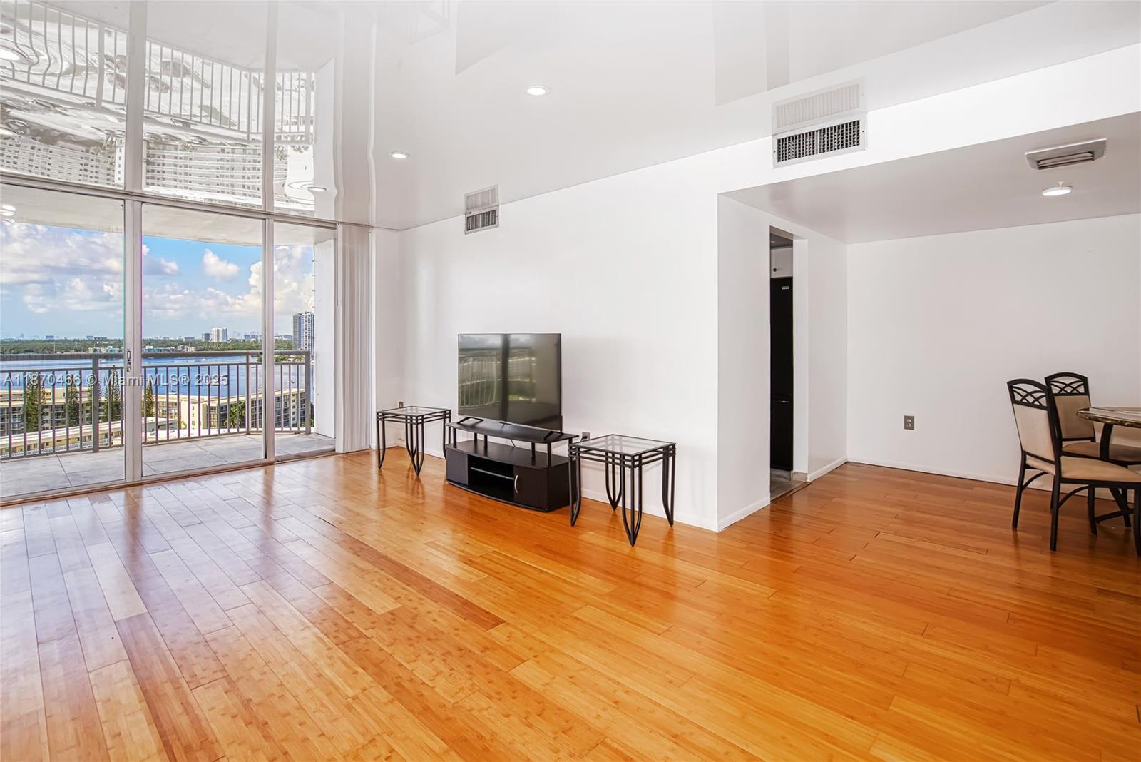 DEL PRADO MARINA - Residential