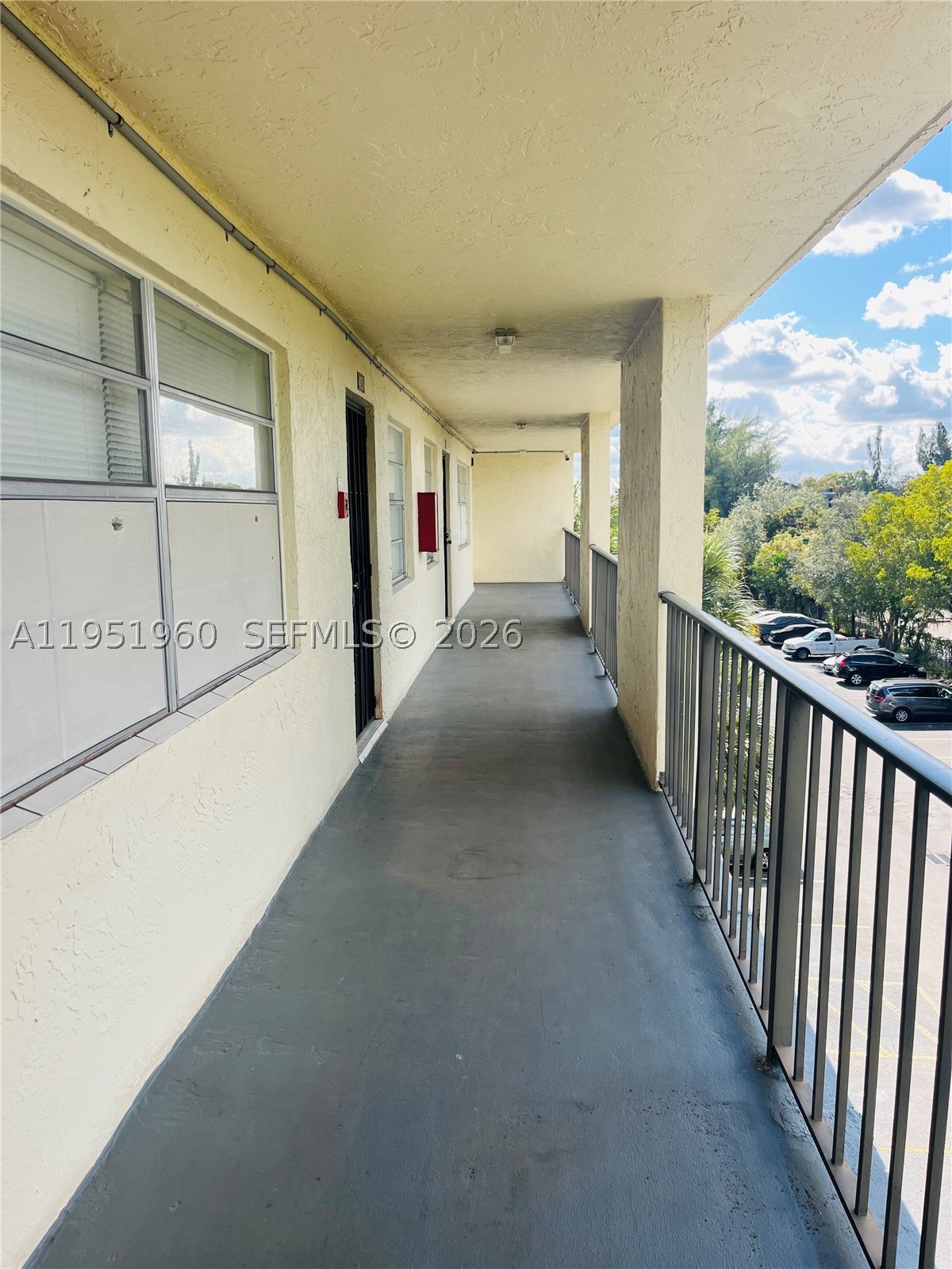 CYPRESS CHASE CONDO NO 5 - Residential