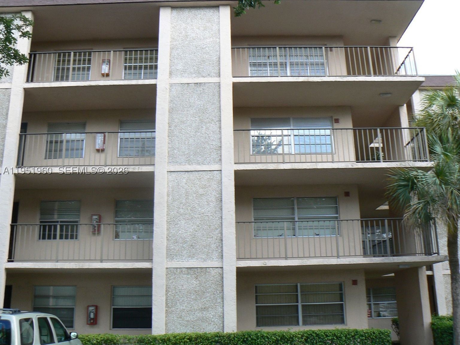CYPRESS CHASE CONDO NO 5 - Residential