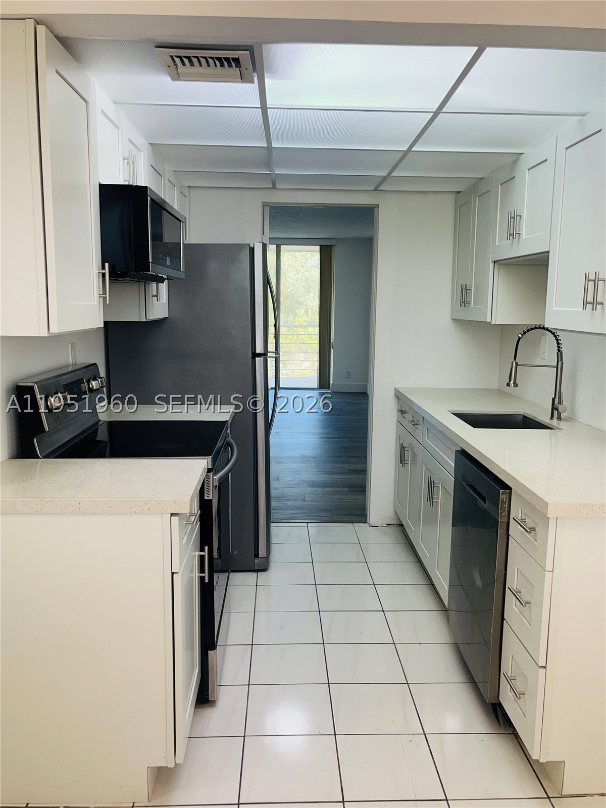 CYPRESS CHASE CONDO NO 5 - Residential