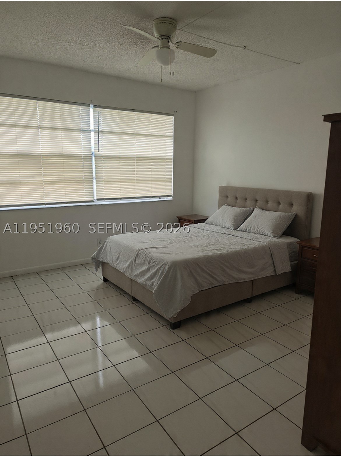 CYPRESS CHASE CONDO NO 5 - Residential