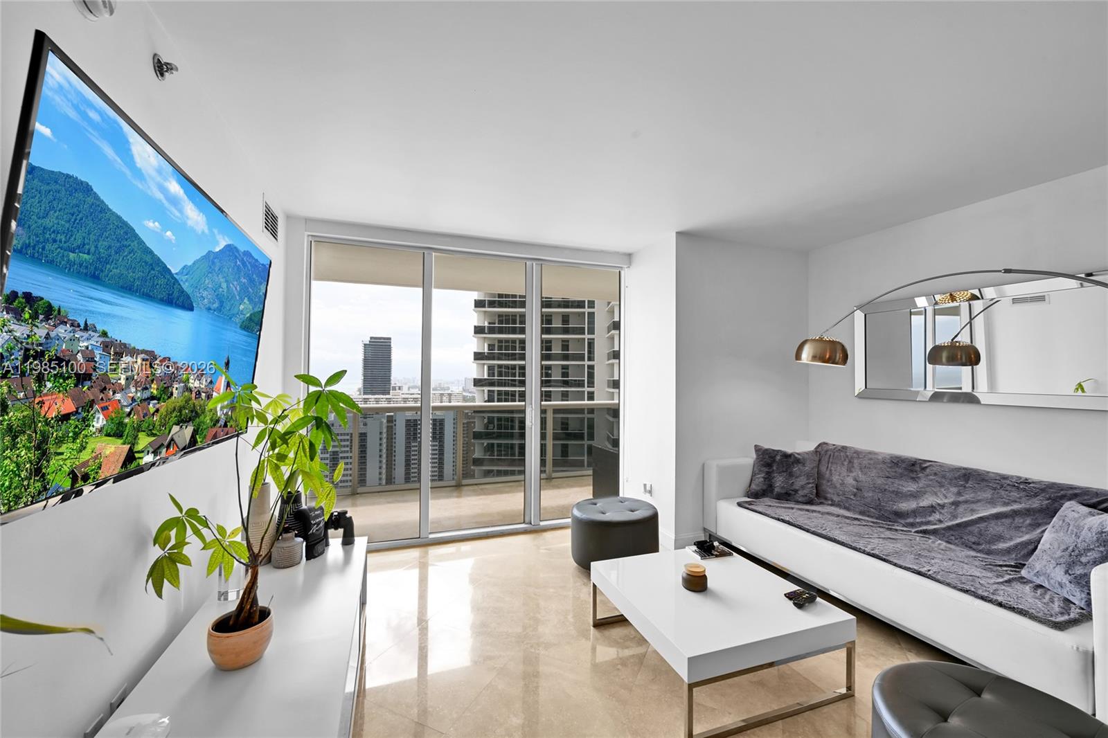 BEACH CLUB II - Residential