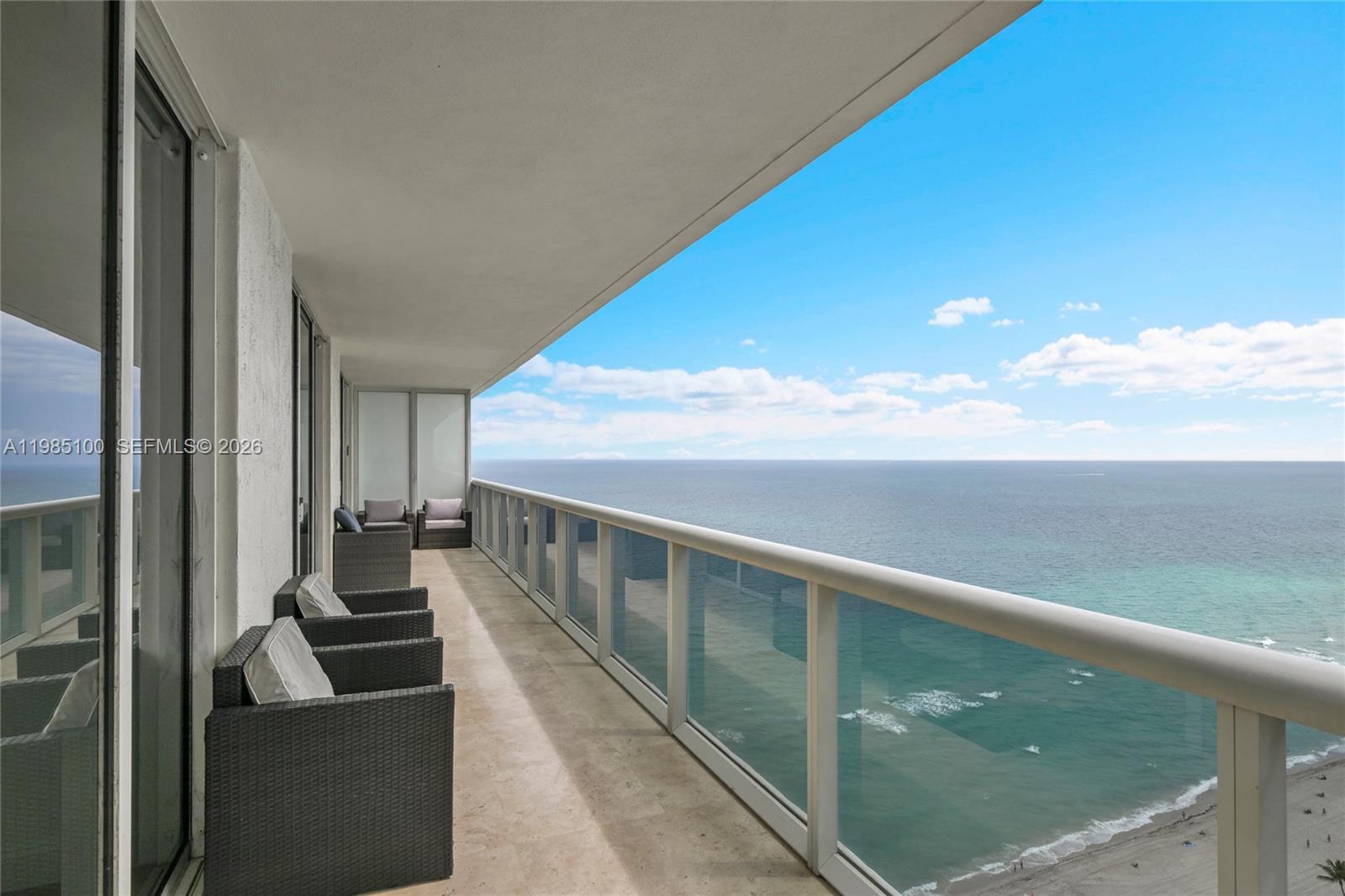 BEACH CLUB II - Residential