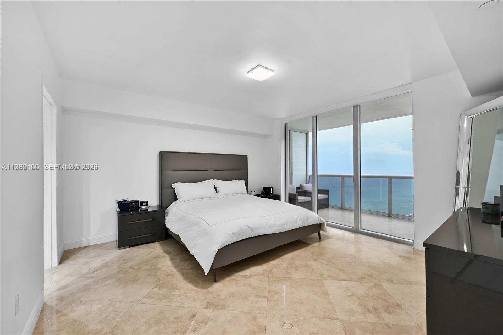 BEACH CLUB II - Residential