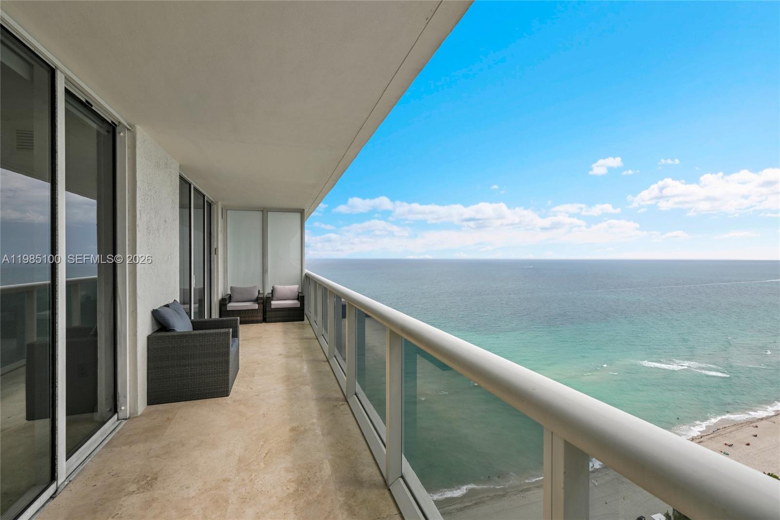 BEACH CLUB II - Residential