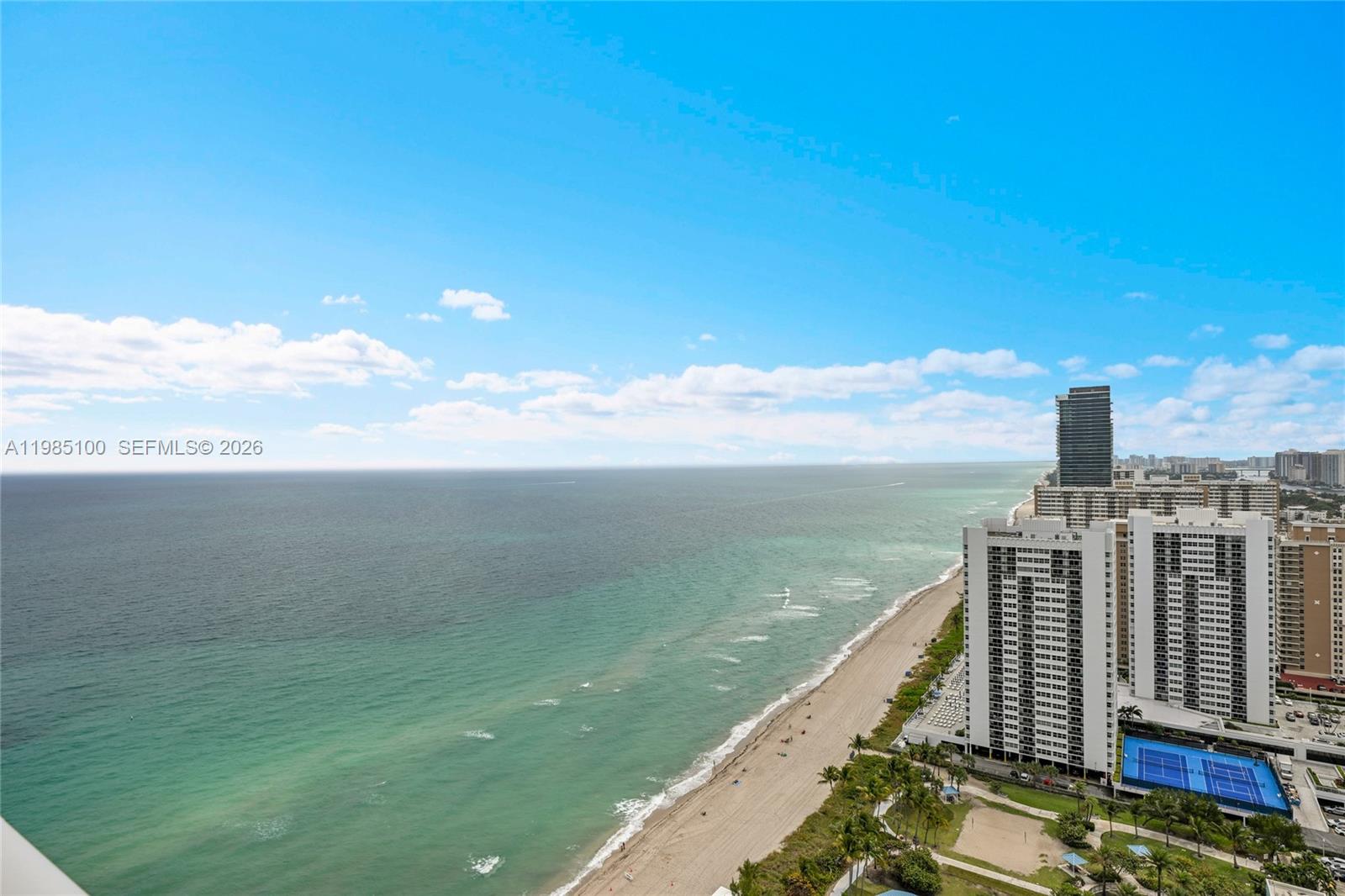 BEACH CLUB II - Residential
