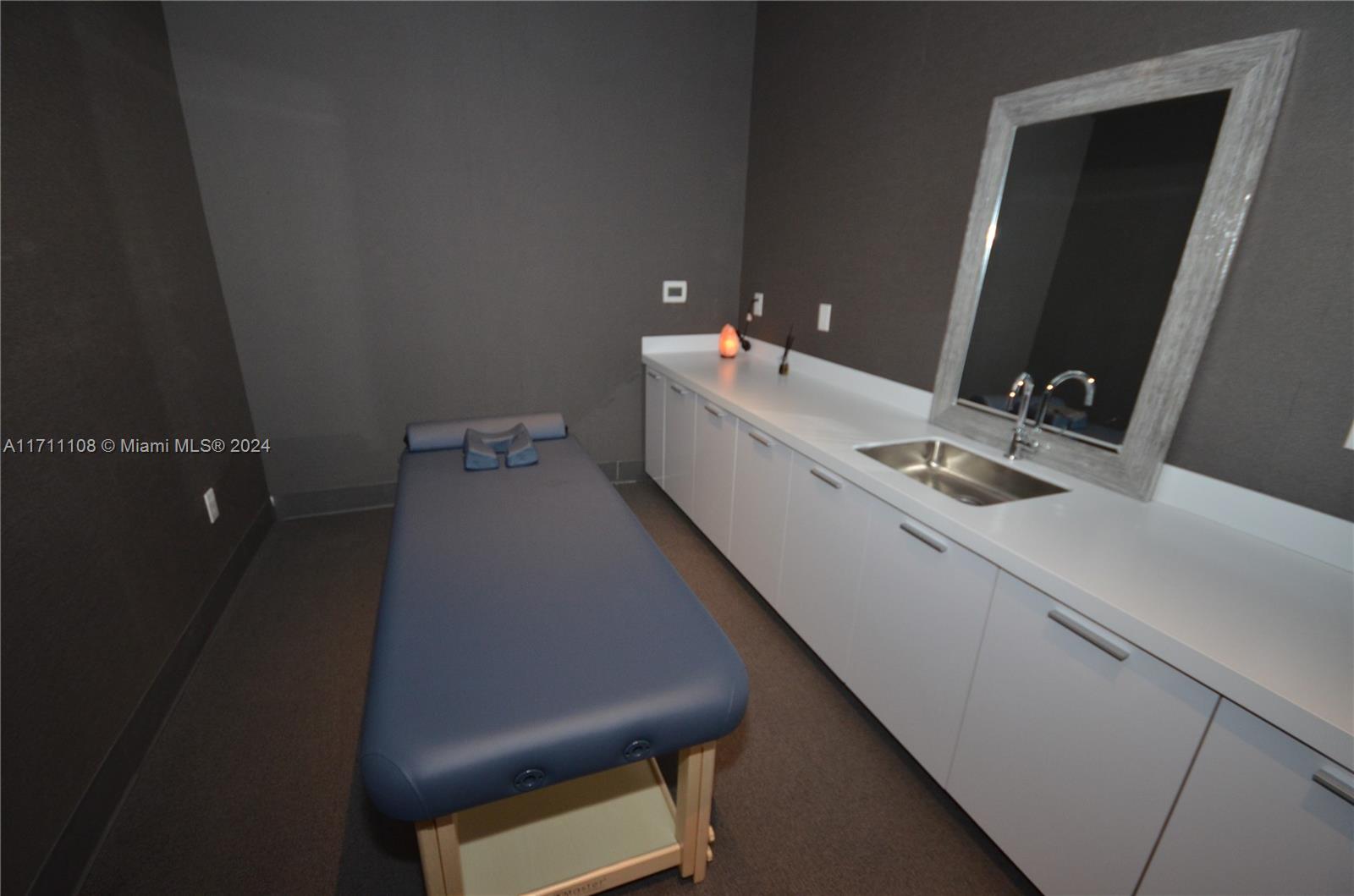 CANVAS CONDO - Residential Lease