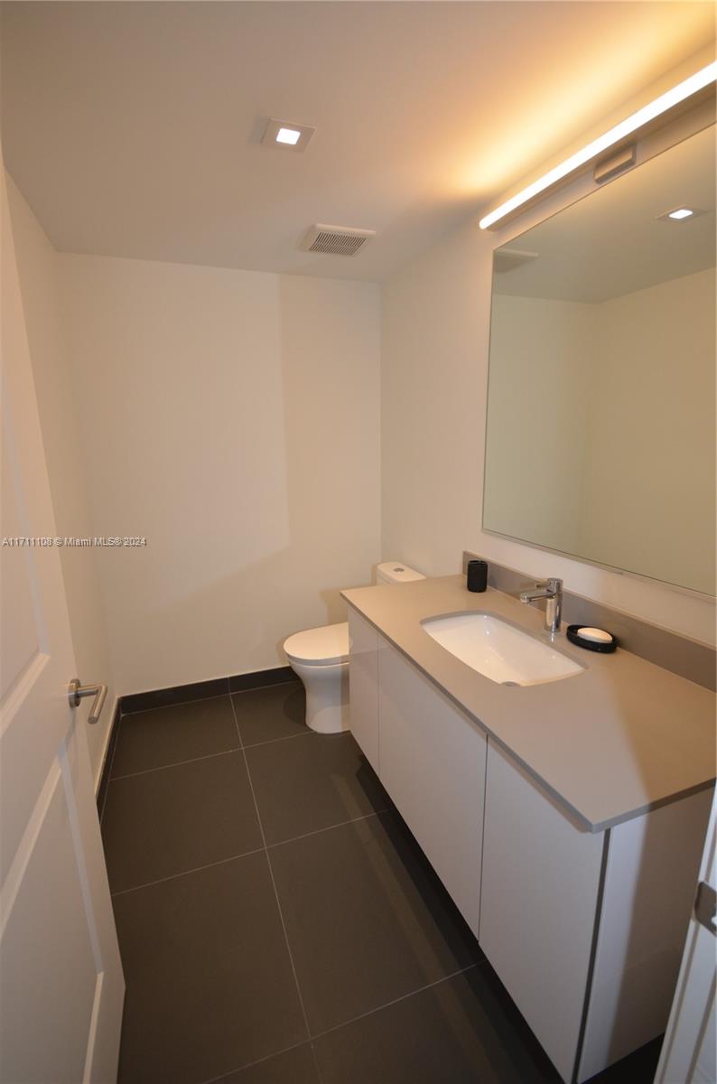 CANVAS CONDO - Residential Lease