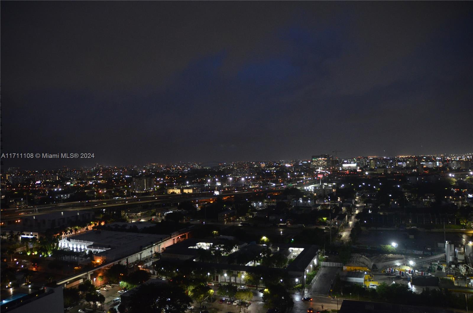 CANVAS CONDO - Residential Lease