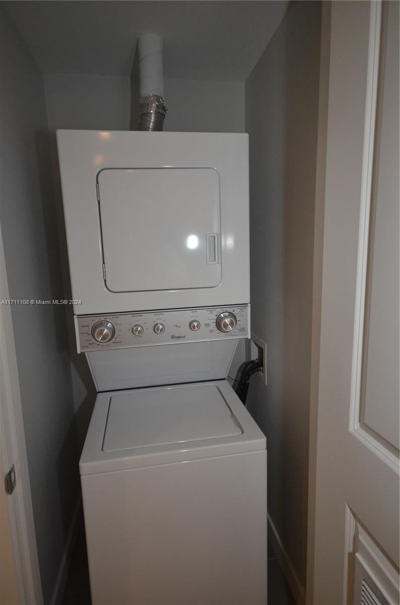CANVAS CONDO - Residential Lease