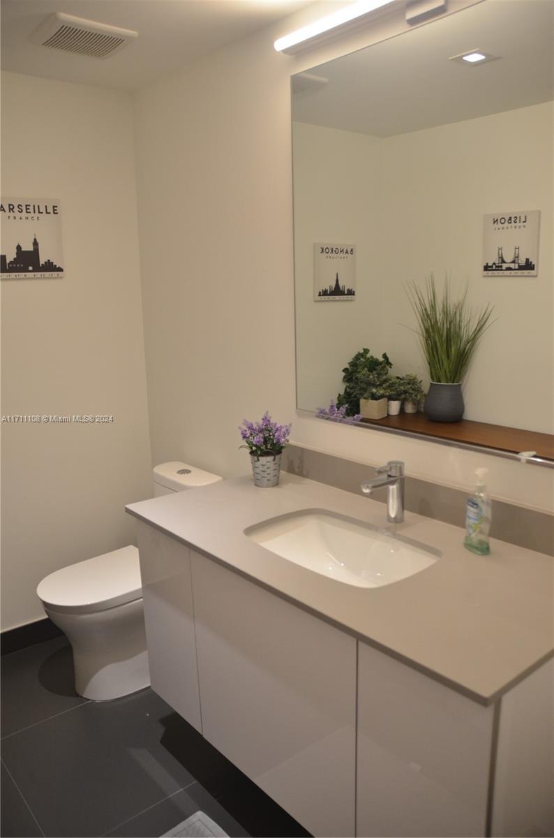 CANVAS CONDO - Residential Lease