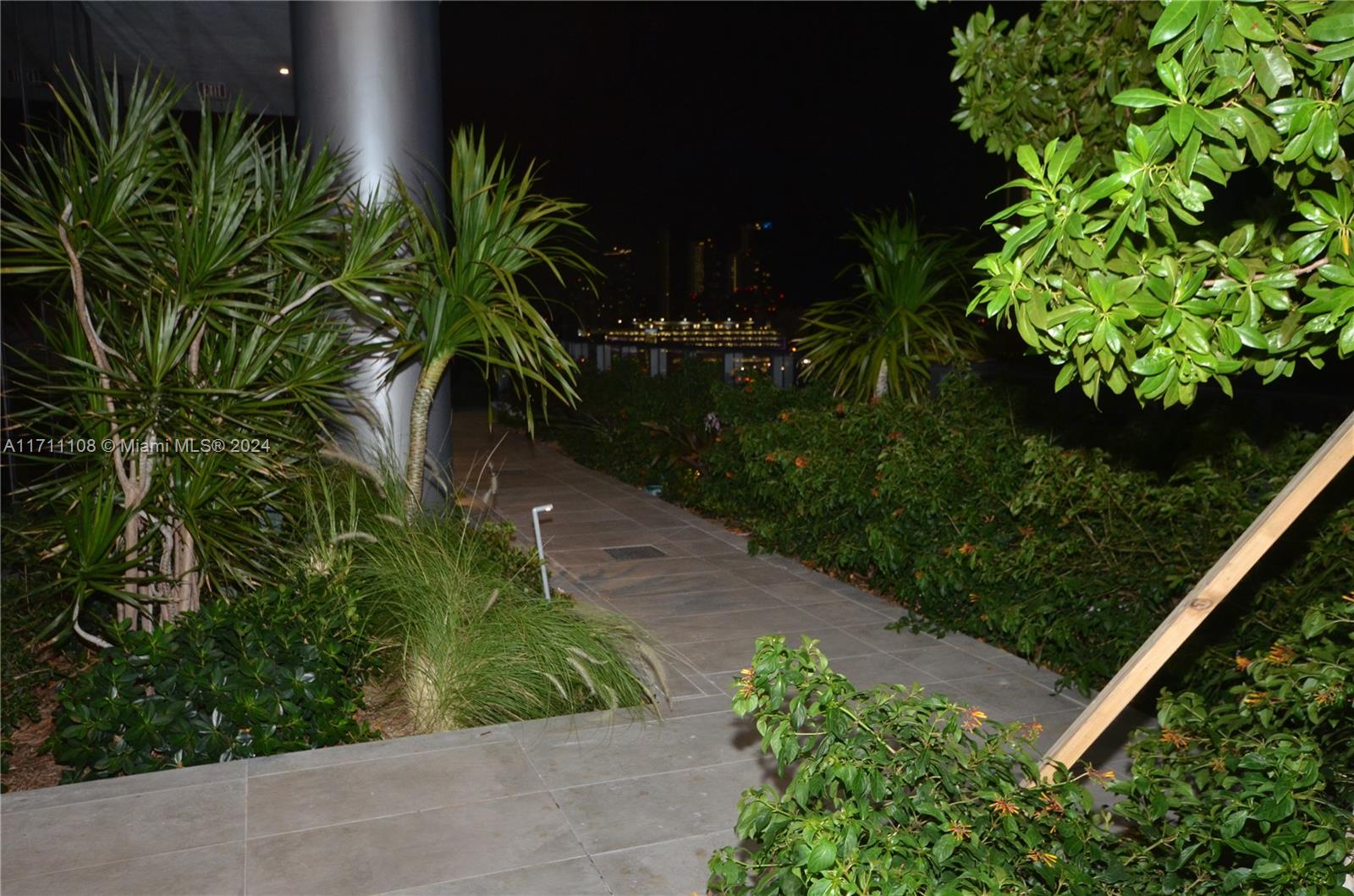 CANVAS CONDO - Residential Lease