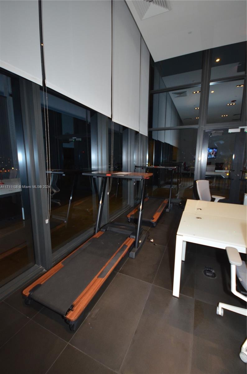 CANVAS CONDO - Residential Lease