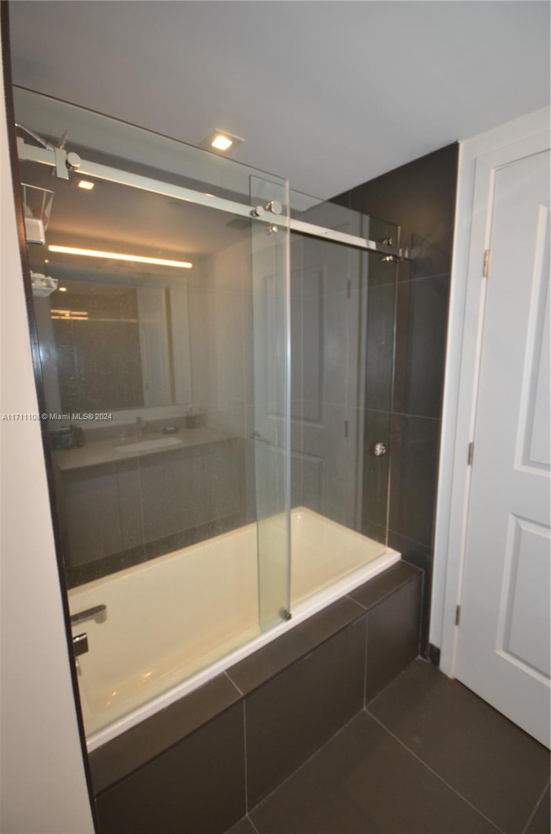 CANVAS CONDO - Residential Lease