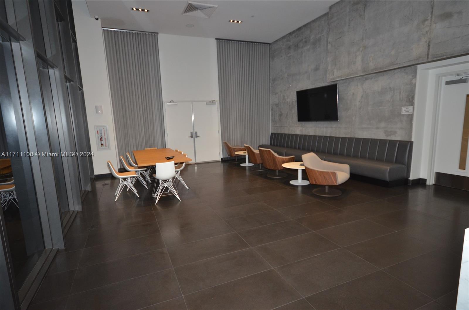CANVAS CONDO - Residential Lease