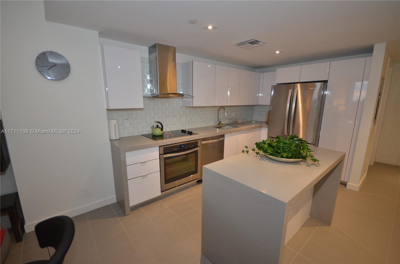 CANVAS CONDO - Residential Lease