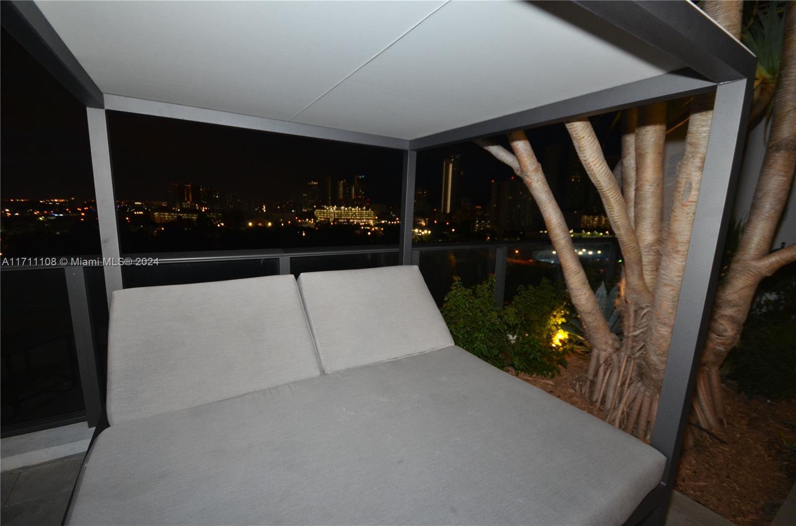 CANVAS CONDO - Residential Lease