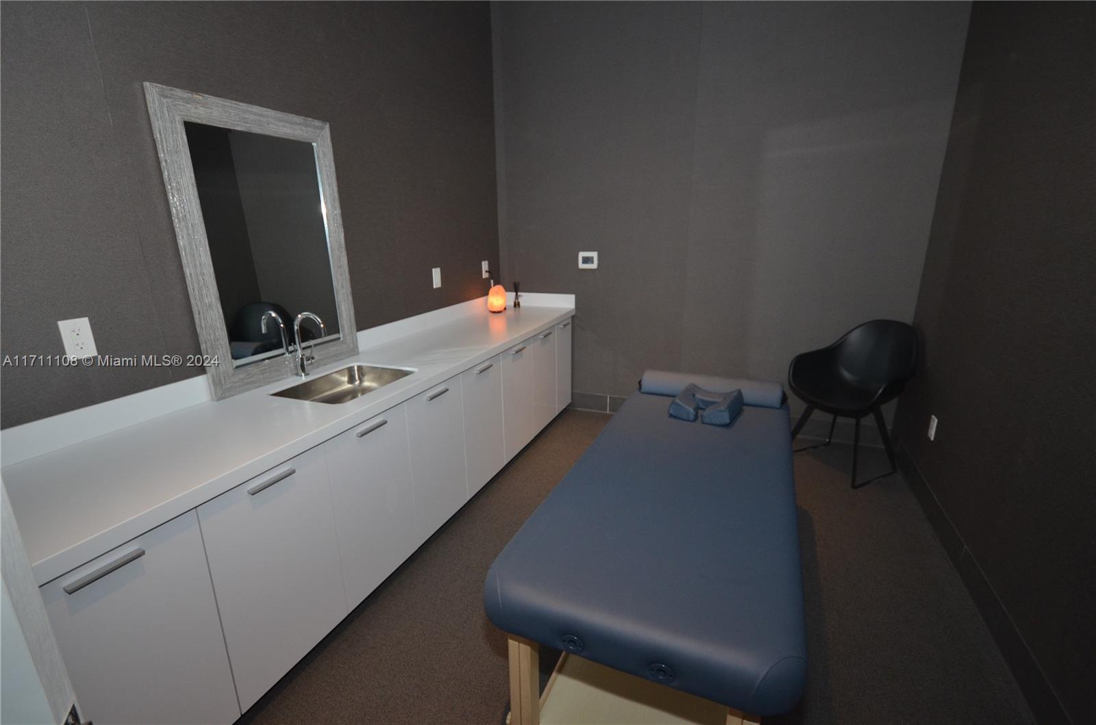 CANVAS CONDO - Residential Lease
